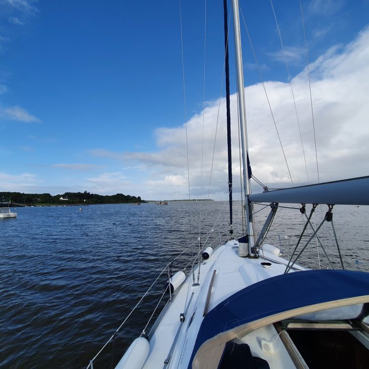 Skippage dans le Golfe du Morbihan - navigation à bord avec Échappée Marine
